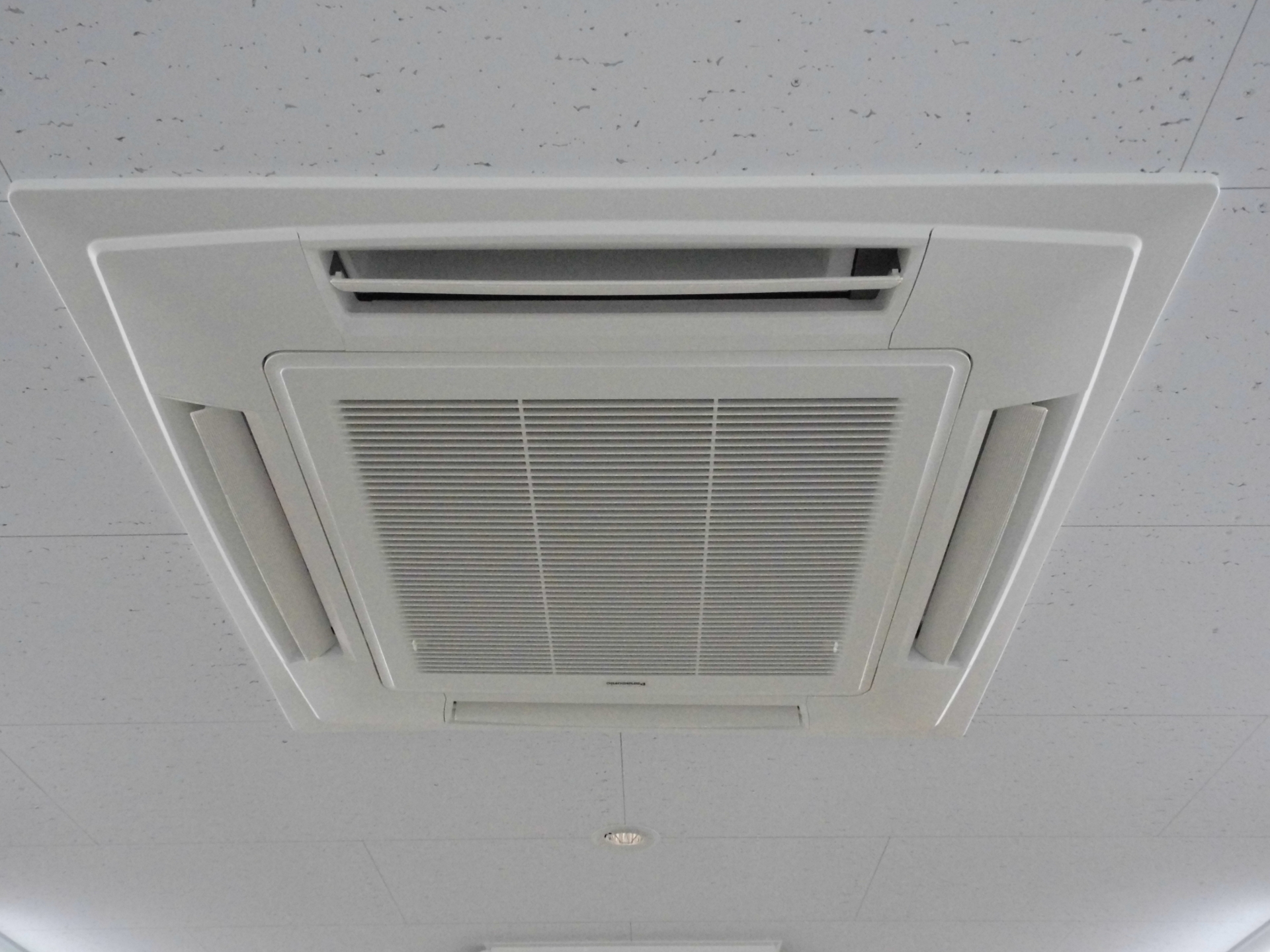 ウォールスルーユニット